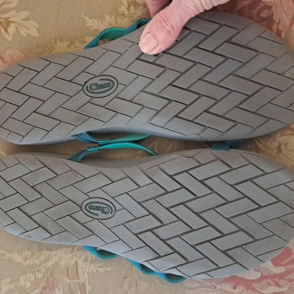 Chaco torquoise slide sandal size 8 adorable very very nice condition - Picture 6 of 7